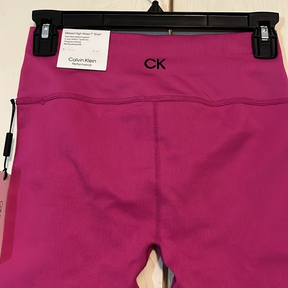 Calvin Klein Performance Ribbed Shorts - Picture 4 of 9